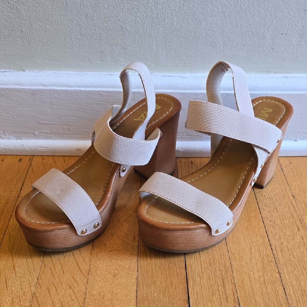 NWOT, MIA Girl, Beige, Elastic Crisscross Strap Faux Wood Platform Sandals, 8.5